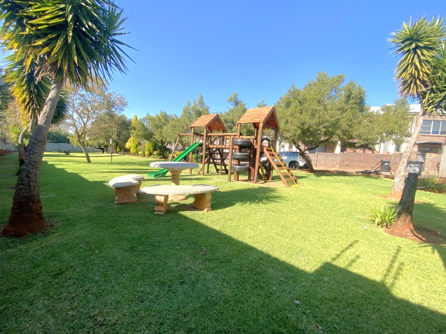 2 Bedroom Property for Sale in Sugar Bush Estate Gauteng