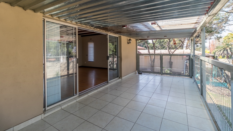 To Let 3 Bedroom Property for Rent in Vorna Valley Gauteng