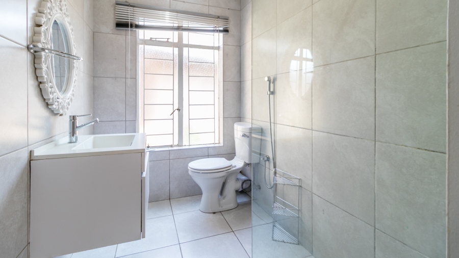 To Let 3 Bedroom Property for Rent in Vorna Valley Gauteng