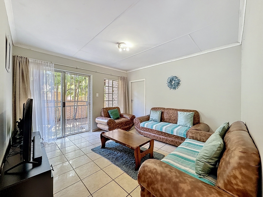 To Let 2 Bedroom Property for Rent in Equestria Gauteng