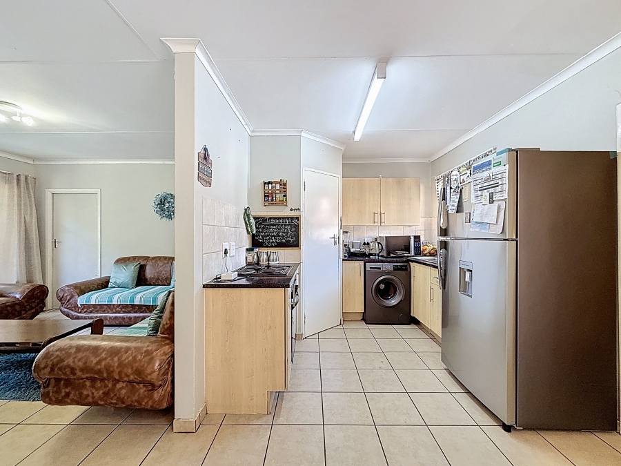 To Let 2 Bedroom Property for Rent in Equestria Gauteng
