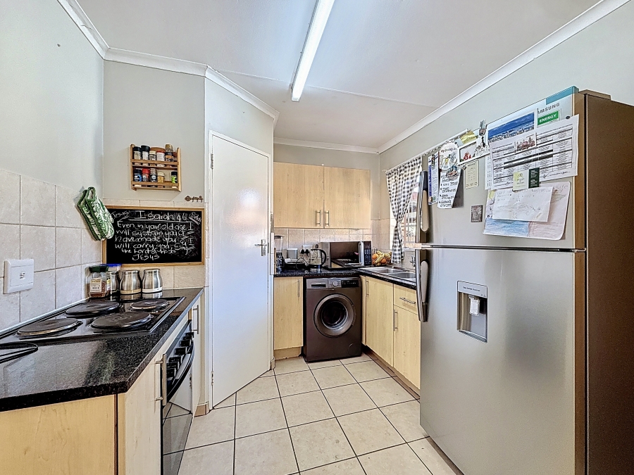 To Let 2 Bedroom Property for Rent in Equestria Gauteng