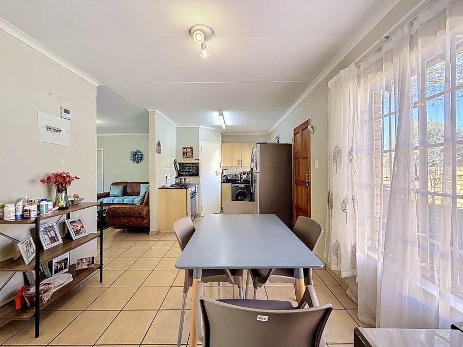 To Let 2 Bedroom Property for Rent in Equestria Gauteng