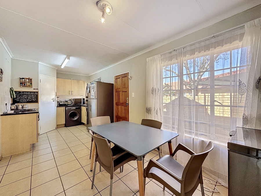 To Let 2 Bedroom Property for Rent in Equestria Gauteng