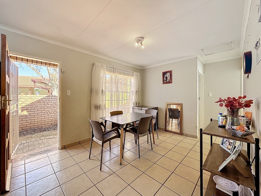 To Let 2 Bedroom Property for Rent in Equestria Gauteng