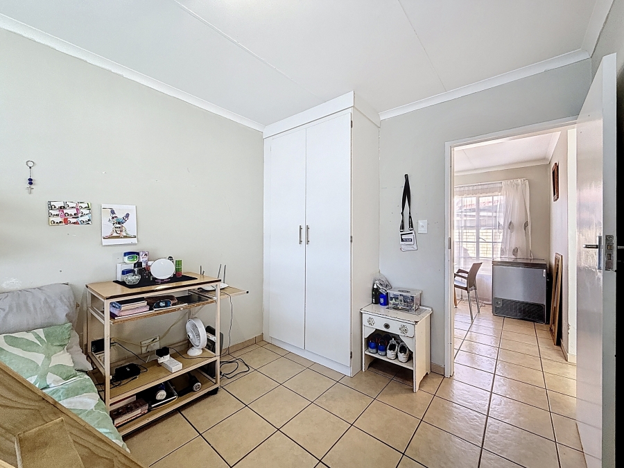 To Let 2 Bedroom Property for Rent in Equestria Gauteng