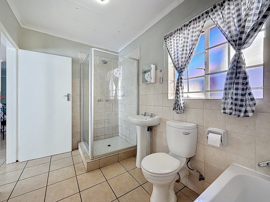 To Let 2 Bedroom Property for Rent in Equestria Gauteng