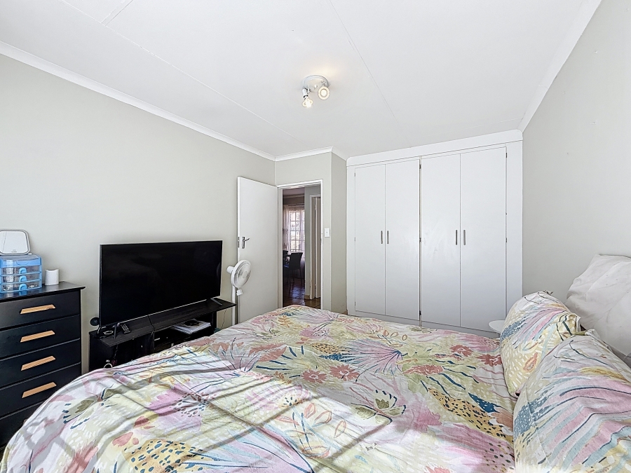 To Let 2 Bedroom Property for Rent in Equestria Gauteng
