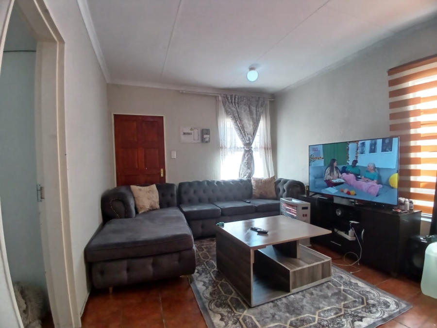 2 Bedroom Property for Sale in Aureus Gauteng
