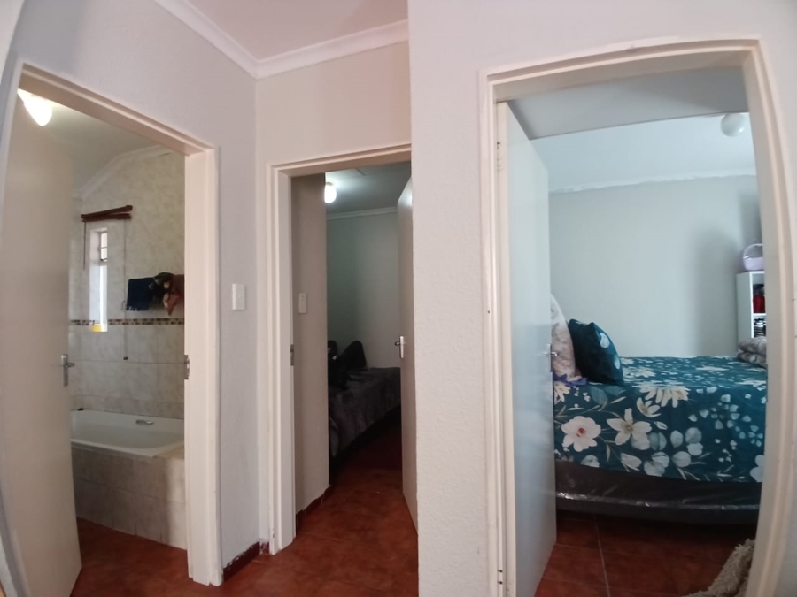 2 Bedroom Property for Sale in Aureus Gauteng