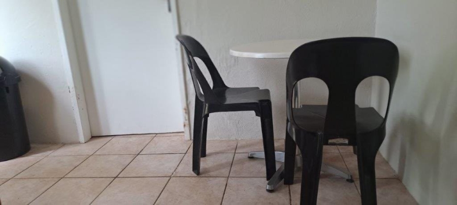 To Let 1 Bedroom Property for Rent in Glenhazel Gauteng