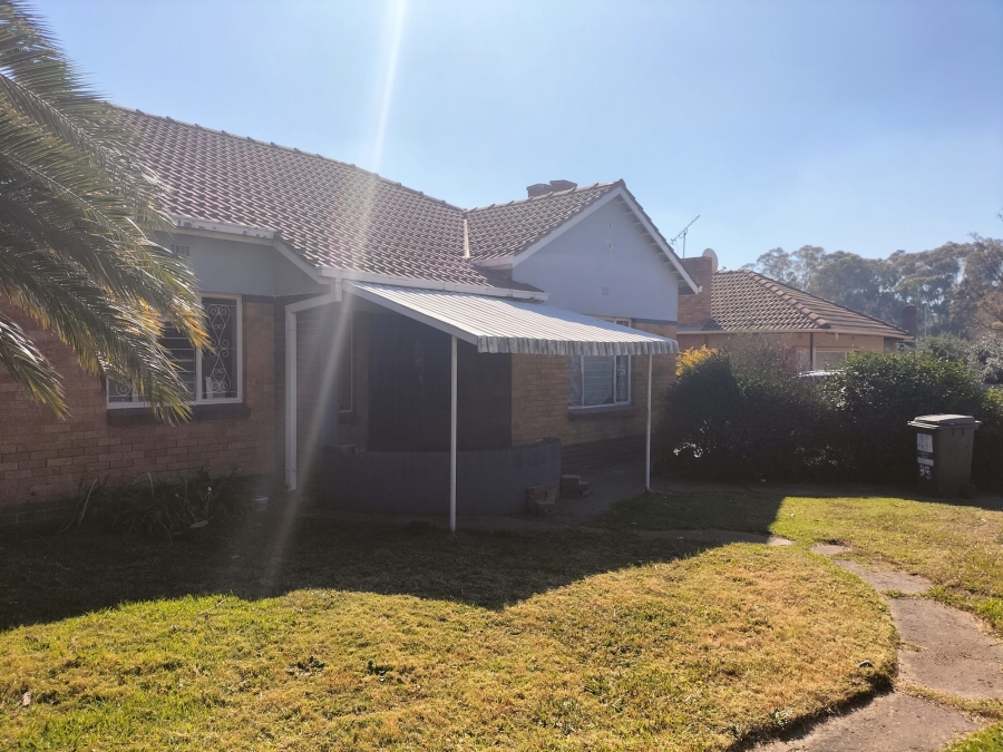 4 Bedroom Property for Sale in Florida Lake Gauteng