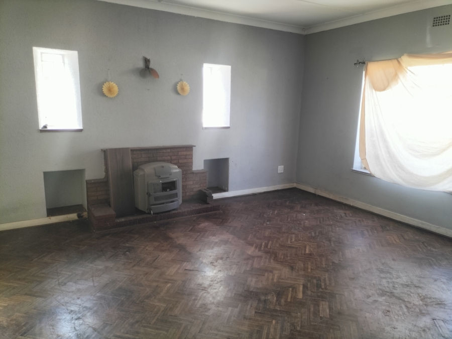 4 Bedroom Property for Sale in Florida Lake Gauteng