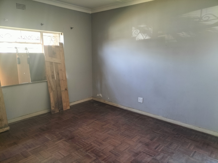 4 Bedroom Property for Sale in Florida Lake Gauteng