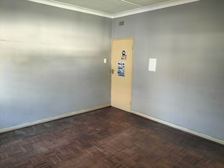 4 Bedroom Property for Sale in Florida Lake Gauteng