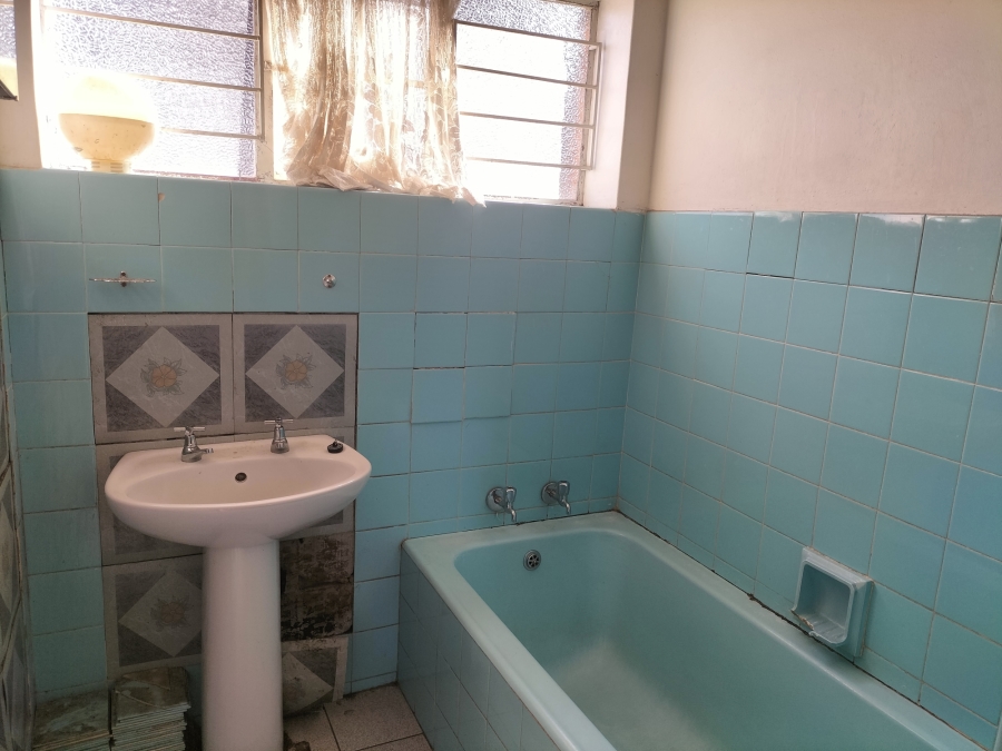 4 Bedroom Property for Sale in Florida Lake Gauteng