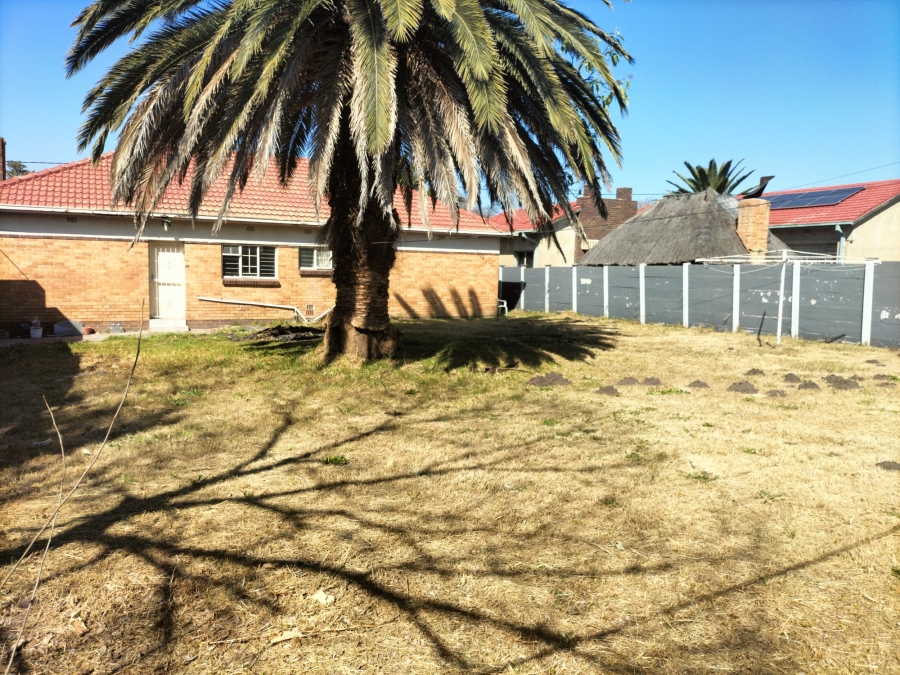 4 Bedroom Property for Sale in Florida Lake Gauteng