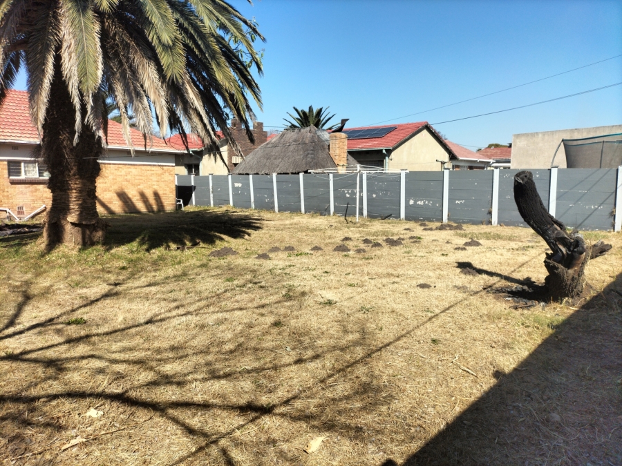 4 Bedroom Property for Sale in Florida Lake Gauteng