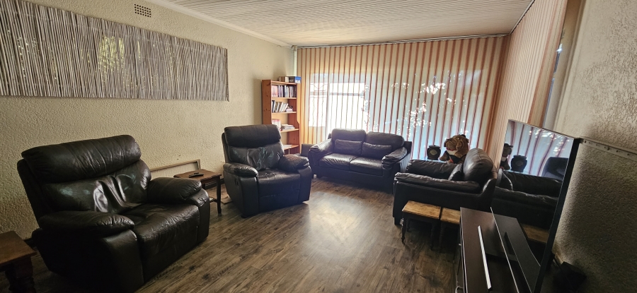 4 Bedroom Property for Sale in South Crest Gauteng