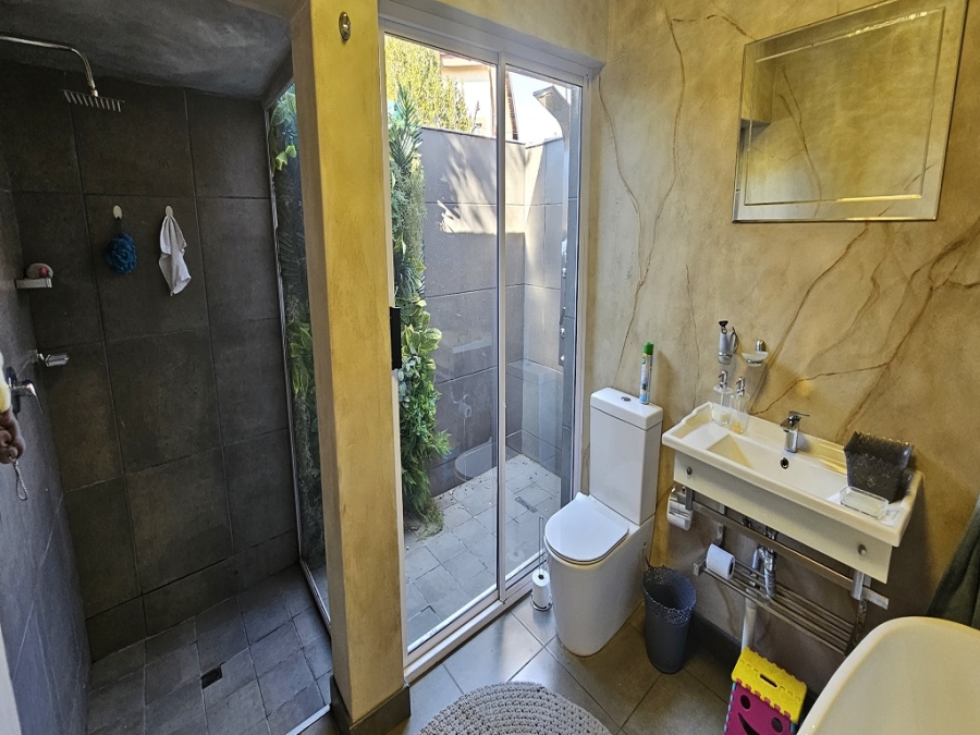 4 Bedroom Property for Sale in South Crest Gauteng