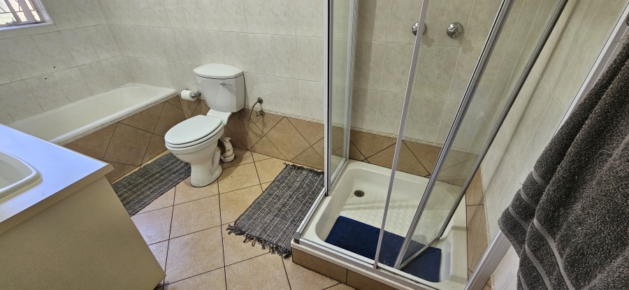 4 Bedroom Property for Sale in South Crest Gauteng