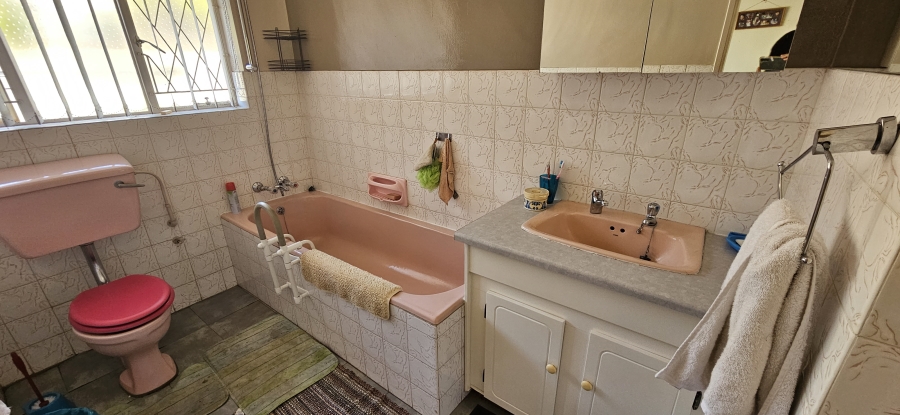 4 Bedroom Property for Sale in South Crest Gauteng