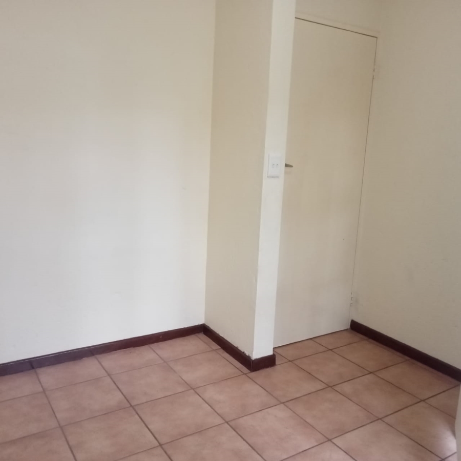 To Let 2 Bedroom Property for Rent in Ferndale Gauteng