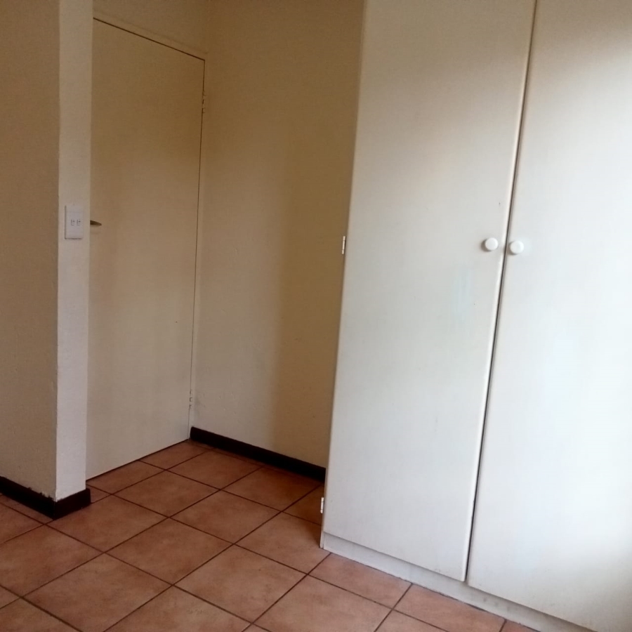 To Let 2 Bedroom Property for Rent in Ferndale Gauteng