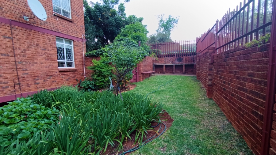 2 Bedroom Property for Sale in Wonderboom South Gauteng