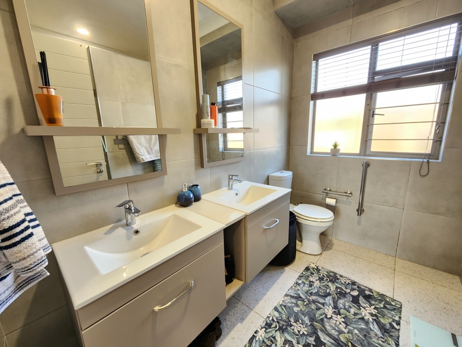 3 Bedroom Property for Sale in Waterkloof Marina Retirement Estate Gauteng