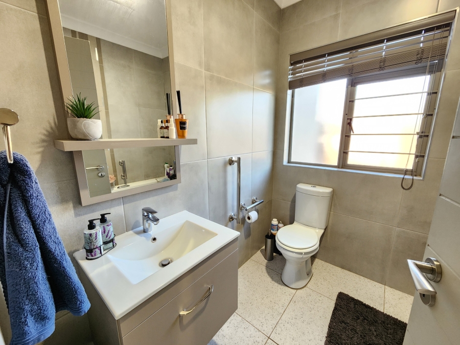 3 Bedroom Property for Sale in Waterkloof Marina Retirement Estate Gauteng