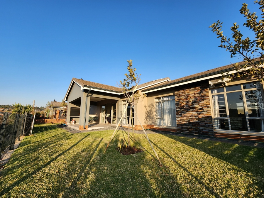 3 Bedroom Property for Sale in Waterkloof Marina Retirement Estate Gauteng