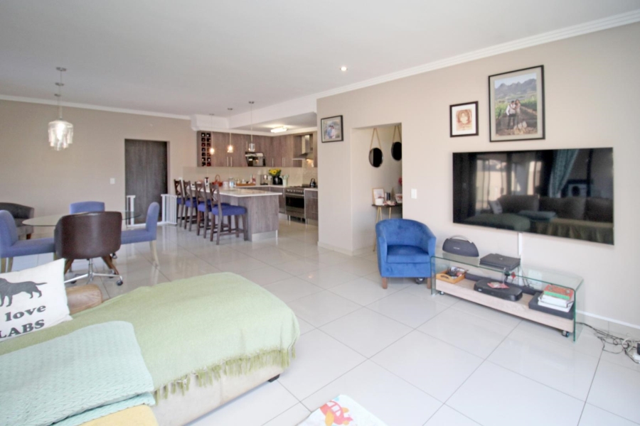 3 Bedroom Property for Sale in Barbeque Downs Gauteng