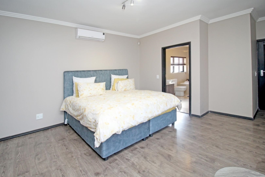 3 Bedroom Property for Sale in Barbeque Downs Gauteng