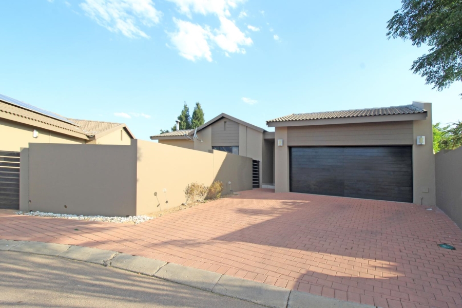 3 Bedroom Property for Sale in Barbeque Downs Gauteng