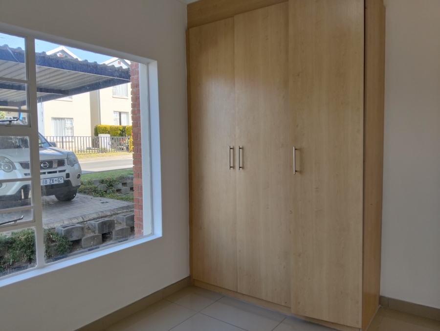 To Let 2 Bedroom Property for Rent in Ferndale Gauteng