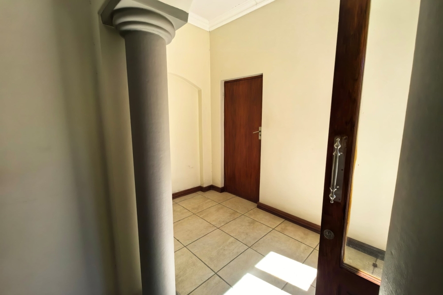 3 Bedroom Property for Sale in Bronberg Close Gauteng