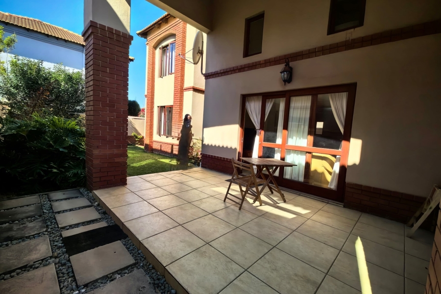 3 Bedroom Property for Sale in Bronberg Close Gauteng