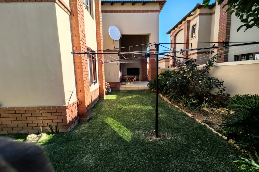 3 Bedroom Property for Sale in Bronberg Close Gauteng