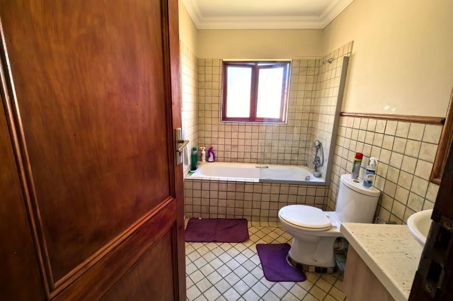 3 Bedroom Property for Sale in Bronberg Close Gauteng