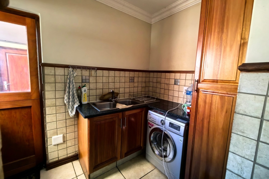 3 Bedroom Property for Sale in Bronberg Close Gauteng