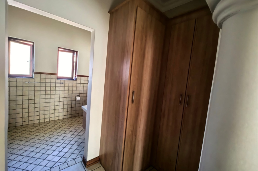 3 Bedroom Property for Sale in Bronberg Close Gauteng