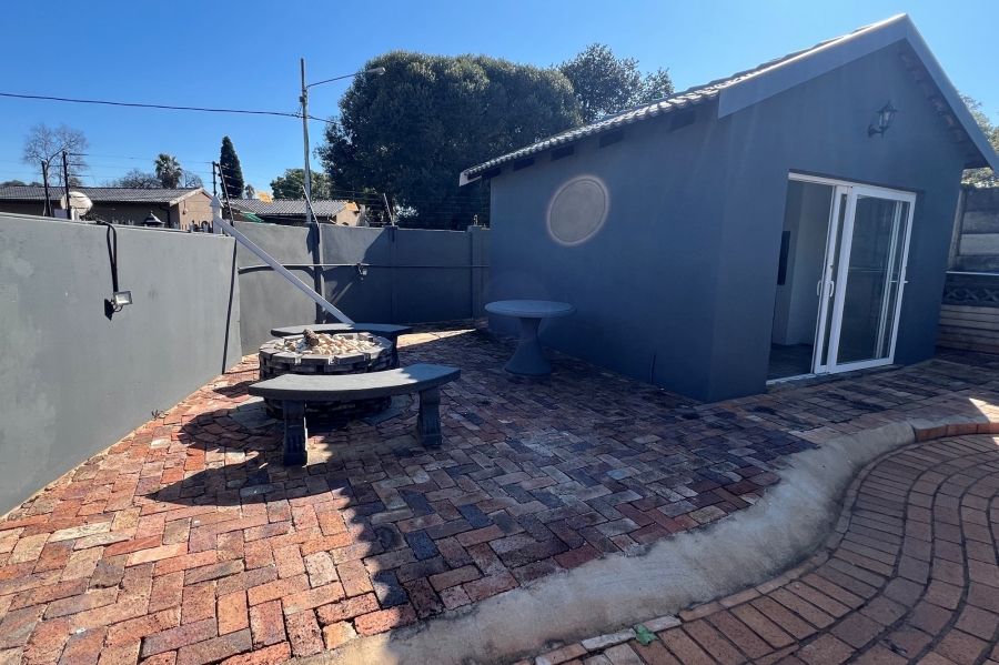 5 Bedroom Property for Sale in Doringkloof Gauteng