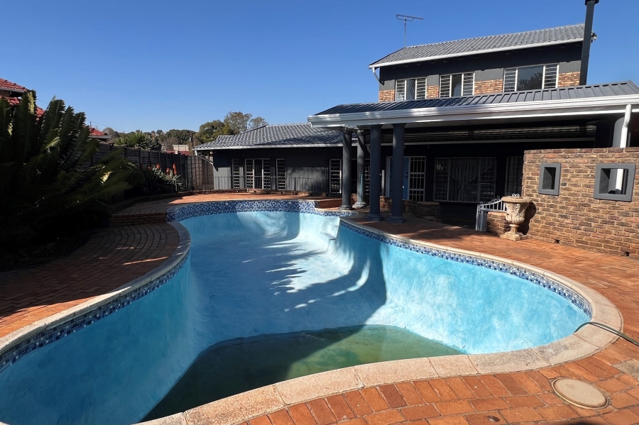 5 Bedroom Property for Sale in Doringkloof Gauteng