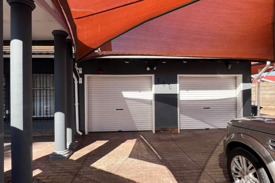 5 Bedroom Property for Sale in Doringkloof Gauteng