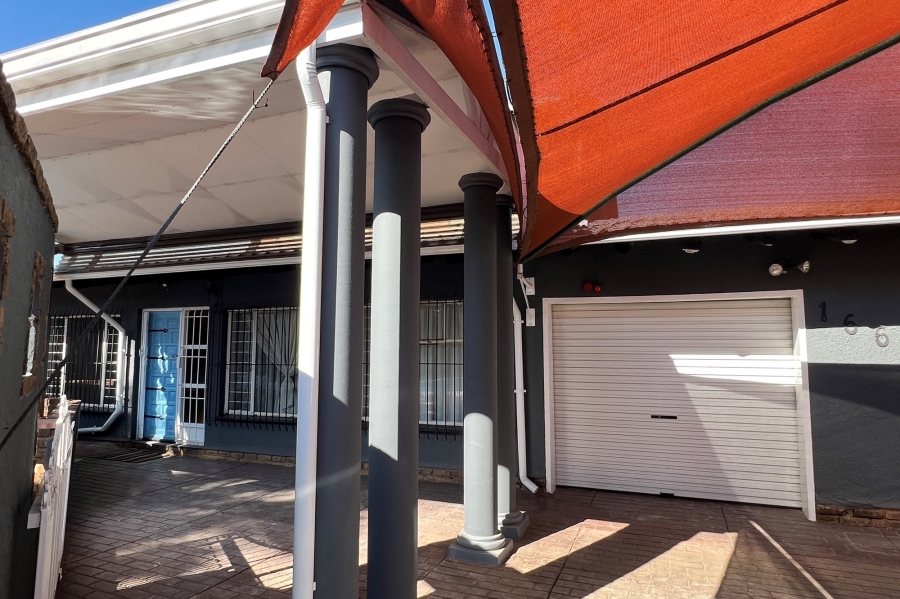 5 Bedroom Property for Sale in Doringkloof Gauteng