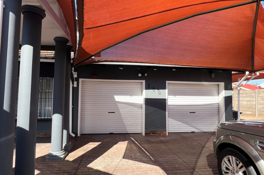 5 Bedroom Property for Sale in Doringkloof Gauteng