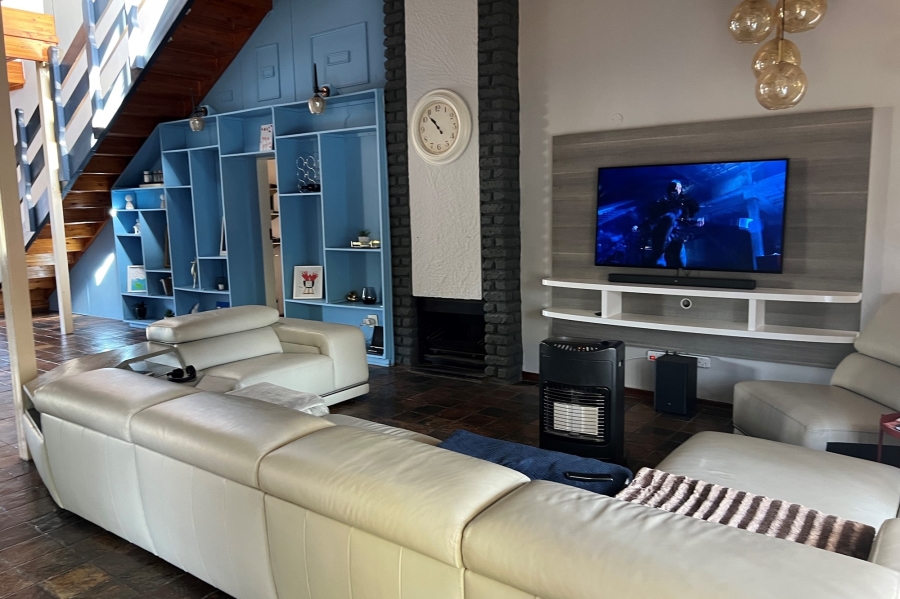 5 Bedroom Property for Sale in Doringkloof Gauteng
