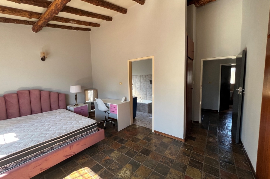 5 Bedroom Property for Sale in Doringkloof Gauteng