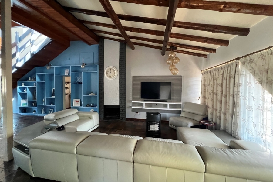 5 Bedroom Property for Sale in Doringkloof Gauteng
